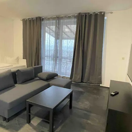 R111 By Interhome Apartman *